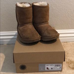 Toddler Uggs in chestnut Size 8